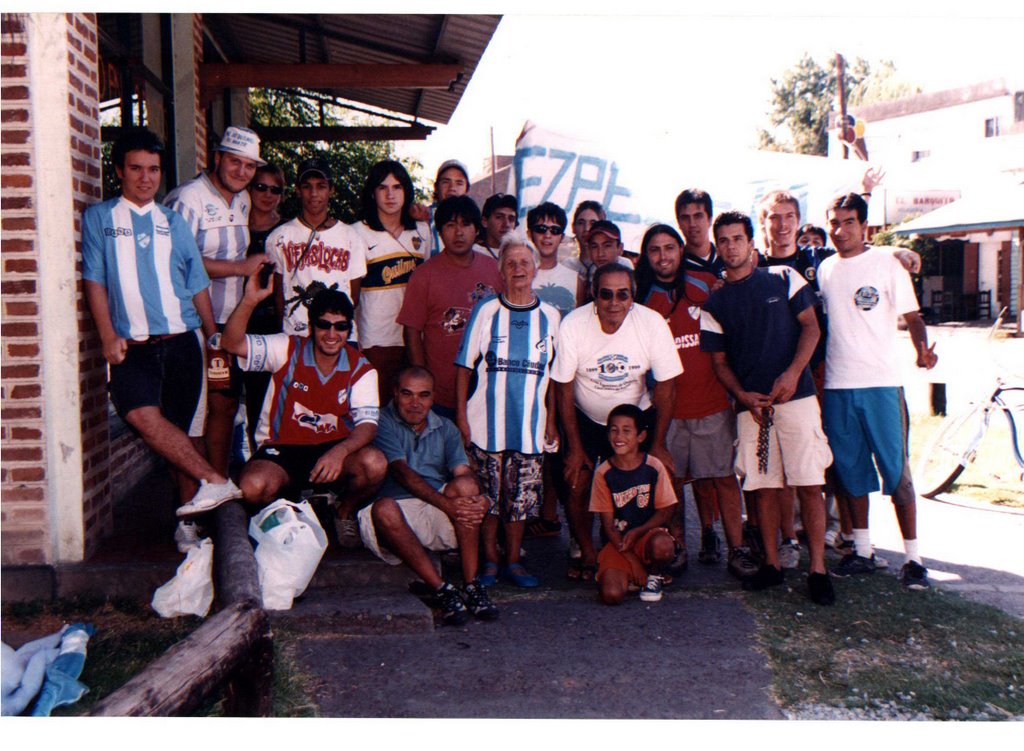 Vamos Los Mates: Los Pibes De La Esquina.-